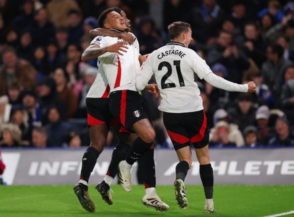 被罚下2人后输球！皇马电视台愤怒：内格雷拉制造的裁判